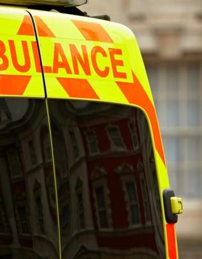 İngilterede şoke eden olay: 40 saat ambulans, 20 saat sedye bekledi