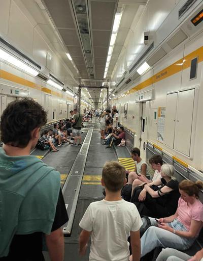 İngiltere yolcular Manş Tünelinde mahsur kaldı: Felaket filminin içinde gibiydik