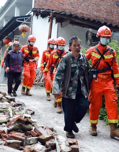 Çindeki depremin bilançosu ağırlaşıyor
