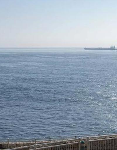 İran, 757 bin litre kaçak yakıt taşıyan yabancı gemiye el koydu