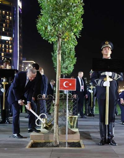 Cumhurbaşkanı Erdoğan, Semerkantta ağaç dikti