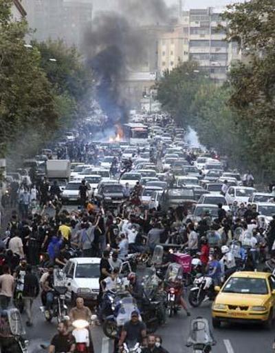 İranda protestolar büyüyor 8 kişi öldü...