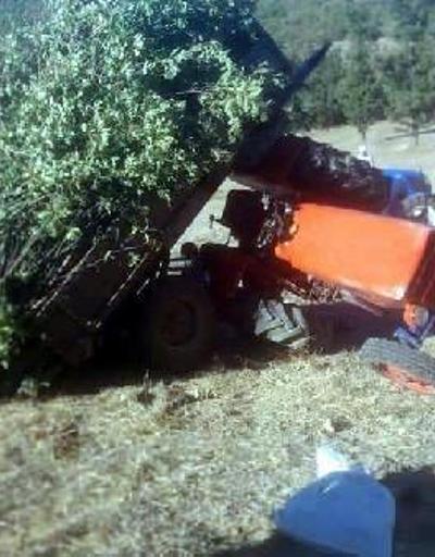 Manisada traktör devrildi: 1 ölü