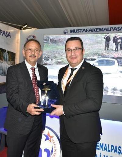 Tam Bana Göre Festivalde Mustafakemalpaşa Belediye Başkanı Kanar’a başarı ödülü