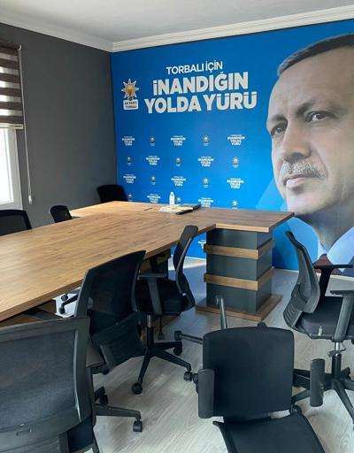 Torbalıda AK Parti irtibat bürosuna sopalı saldırı