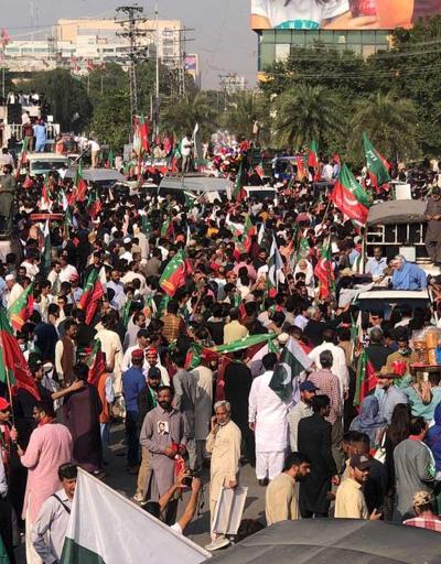 Pakistanda Imran Han yürüyüşü: İslamabada doğru yola çıktılar