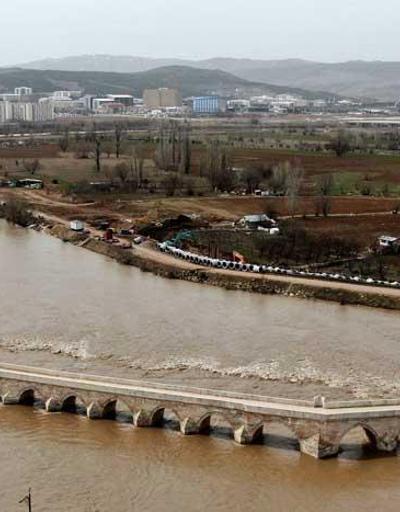 Türkiye’nin en uzun nehri Kızılırmakta korkutan görüntü