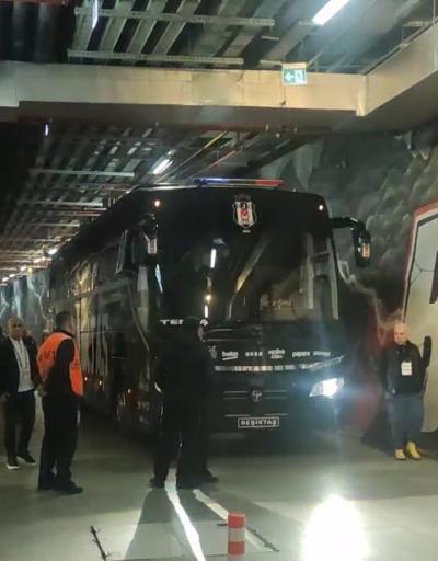 Beşiktaş kafilesi stadyumdan böyle ayrıldı
