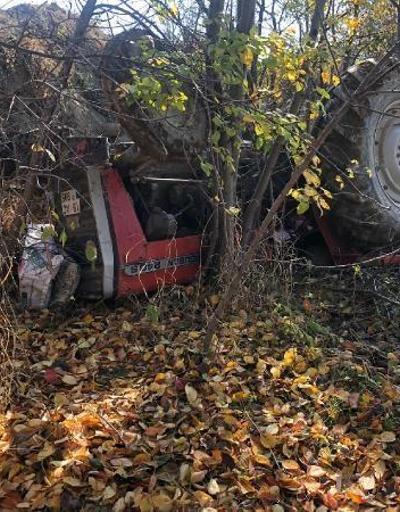 Şarampole devrilen traktörün altında kalan çiftçi öldü