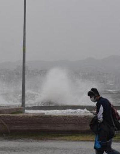 İzmirde kuvvetli rüzgar ve fırtına uyarısı