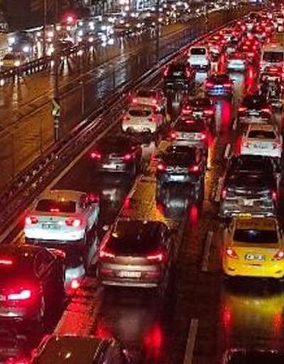 İstanbulda trafik yoğunluğu 90a ulaştı