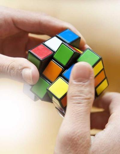 Mucidinden tavsiye: Rubik küpleri çözmenin formülü ne