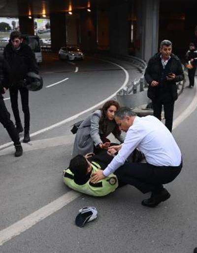 İstanbul Valisi Ali Yerlikaya kaza geçiren polis memuruna yardım etti