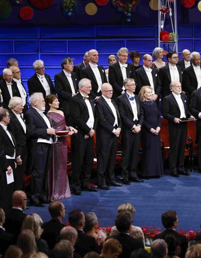 2022 Nobel Ödülleri sahiplerine törenle verildi