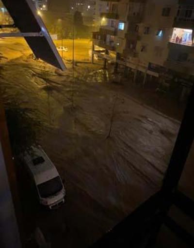 SON DAKİKA: Antalya’nın iki ilçesinde sel felaketi