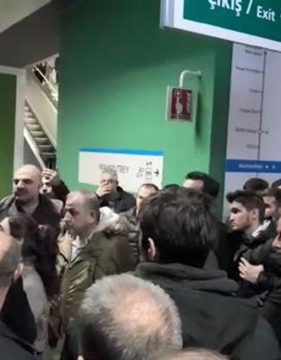 Kirazlı-Başakşehir metro hattında elektrik kesintisi, seferler durdu
