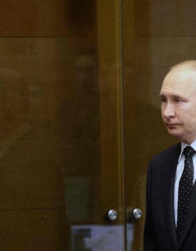Putinden dikkat çeken askeri karargah ziyareti