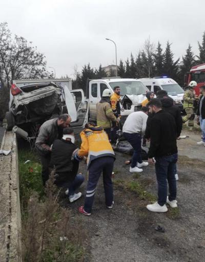Sultanbeyli’de 3 kişinin yaralandığı kaza kamerada