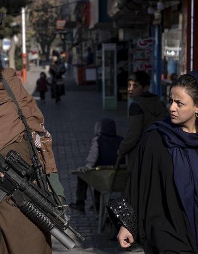 Özgürlükleri ellerinden alınan Afgan kadınlar öfkeli