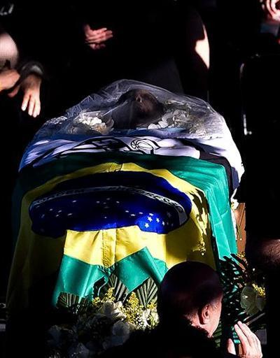 Brezilya Peleye veda ediyor