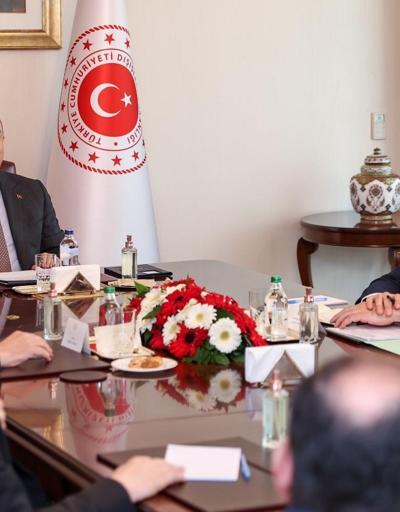 Türkiyeden Suriye diplomasisi: Bakan Çavuşoğlu Suriyedeki muhalif grup liderleriyle görüştü