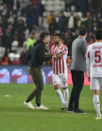 Antalyaspor ve Galatasaraydan iptal edilen gol tepkisi: Tuz koktu