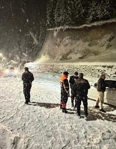Ayder Yaylası’nda karda mahsur kalan çift kurtarıldı