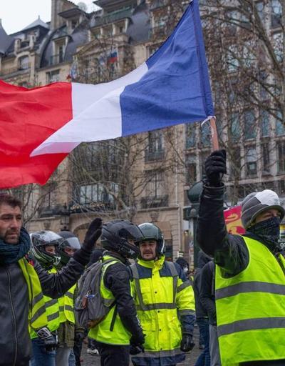 Fransada Sarı Yelekliler yeniden sokaklarda