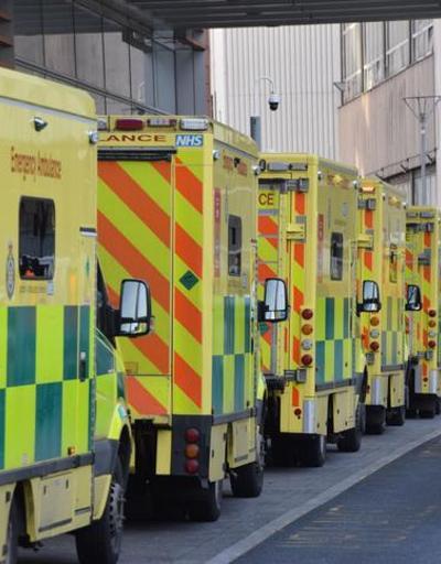 İngilterede ambulans personeli grevde