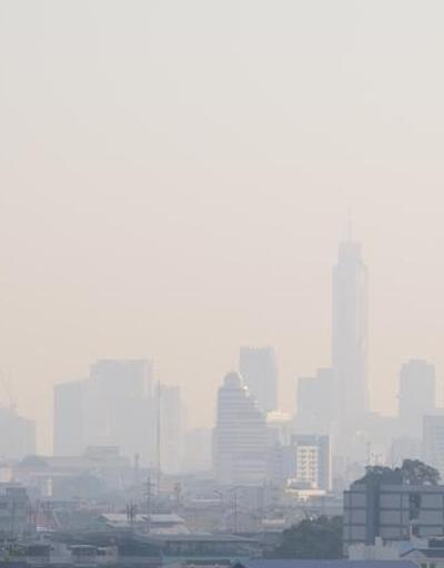 Bangkokta hava kirliliği alarmı: Evden çalışın, maske takın