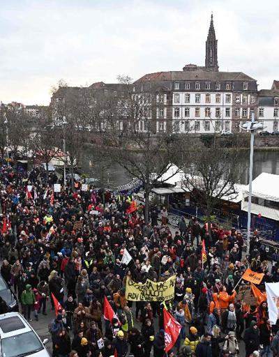 Fransada emeklilik reformuna karşı protestolara rekor katılım