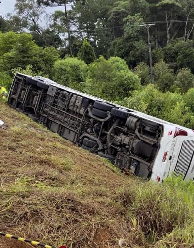 Brezilya’da tur otobüsü devrildi: 7 ölü, 22 yaralı