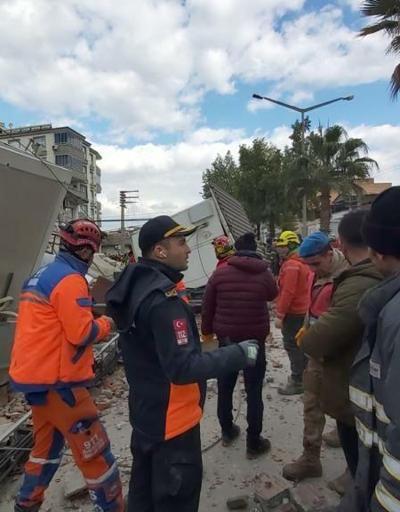 Osmaniyede artçı deprem; 4 katlı bina yıkıldı