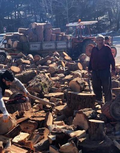 Depremzedeler için odun toplayıp, gönderdiler