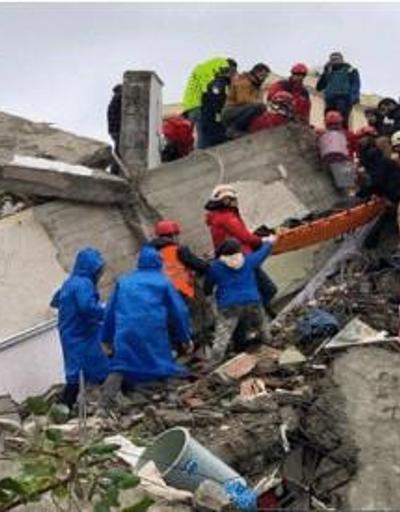 Depremde ailesini kaybeden Karsu konuşmakta zorlandı