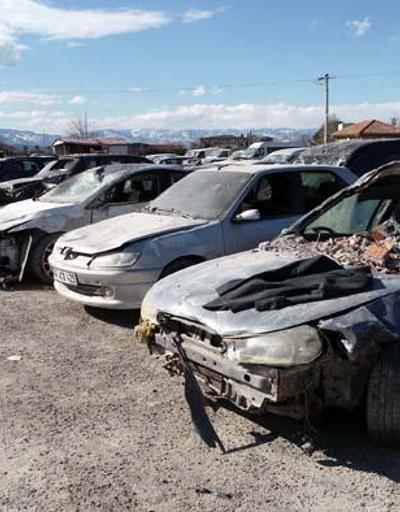 Kahramanmaraşta depremde binlerce araç hasar gördü
