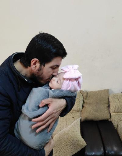 Enkazdan kurtarılan Fatma bebek, Şanlıurfadaki amcasına teslim edildi