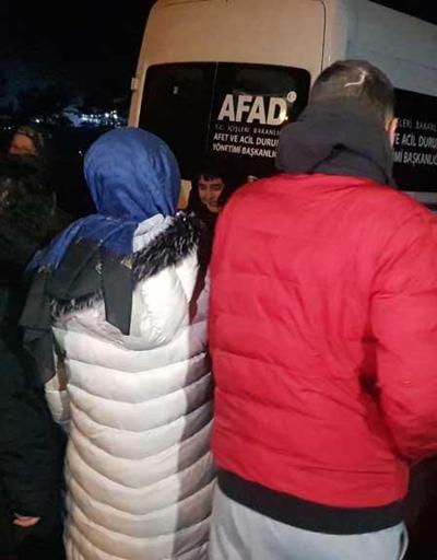 Deprem bölgesinden dönen AFAD ekipleri gözyaşlarına hakim olamadı