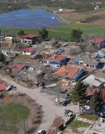 Fay hattı üzerindeki 55 haneli Kuyumcular Köyünde depremden sonra 3 ev kaldı