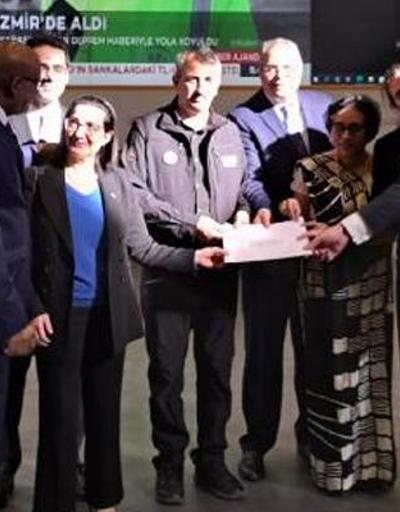 Ankaradaki diplomatlar depremzedeler için bağış topladı