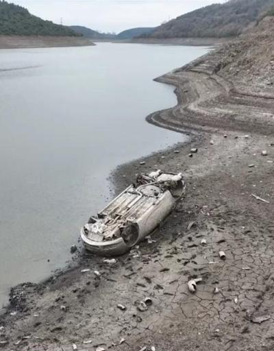 İstanbuldaki barajlar kuruyor Alibey Barajında su çekildi, otomobil ortaya çıktı