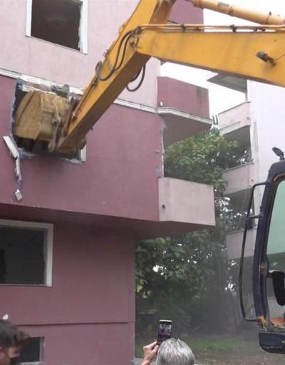 İstanbulda riskli binalar yıkılıyor
