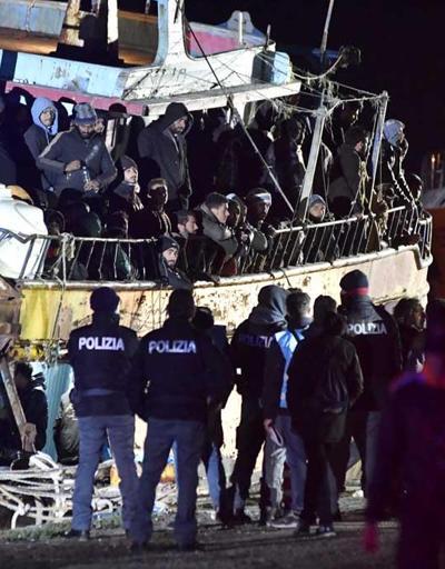 İtalya açıklarında göçmen operasyonu: Kurtarılan göçmen sayısı açıklandı