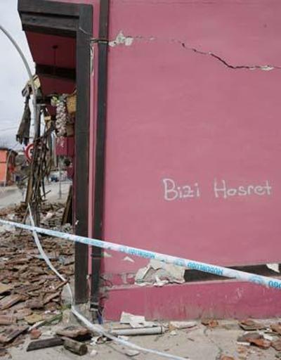 Depremin vurduğu Malatyada duygulandıran duvar yazıları