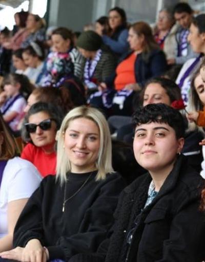 Artvin Hopaspordan kadınlara ücretsiz maç etkinliği