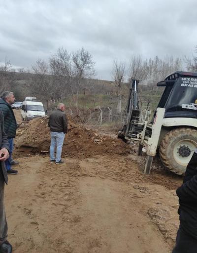 Elazığ’da sağanakla kapanan köy yolları onarılıyor