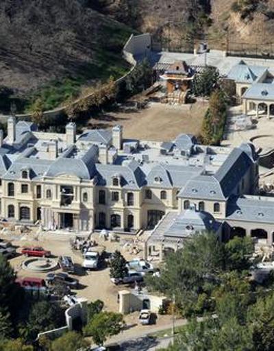 “Malikane vergisi” telaşı: Hollywood yıldızları lüks evlerini satılığa çıkardı