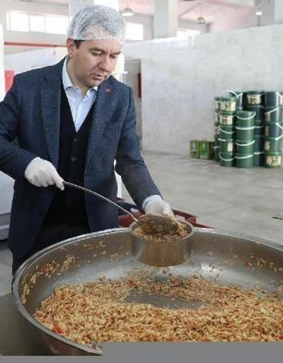 Bergama Belediyesi Aşevinden her gün 800 kişiye sıcak yemek