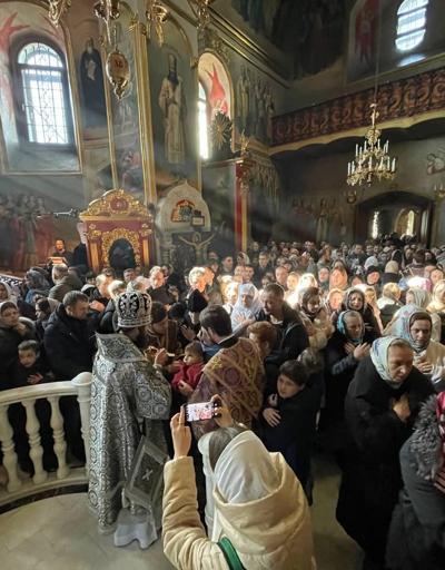 Tahliyesi istenen Ukrayna Ortodoks Kilisesi’nin yerleşkesinde gergin bekleyiş