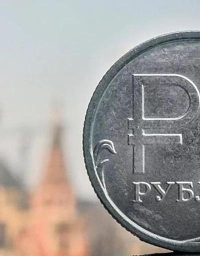 Ruble, dolar ve euro karşısında bir yılın en düşüğünde